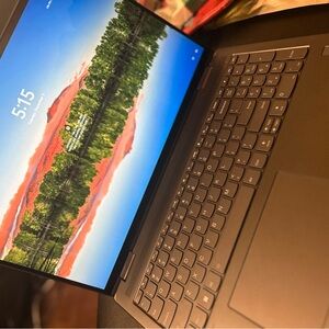 16inch Touchscreen Laptop 
Great condition works well 
256gb memory 6TB RamDrive